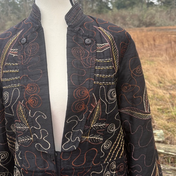 Hand-Embroidered Silk Jacket – Made in Nepal
Sz M - Picture 3 of 12